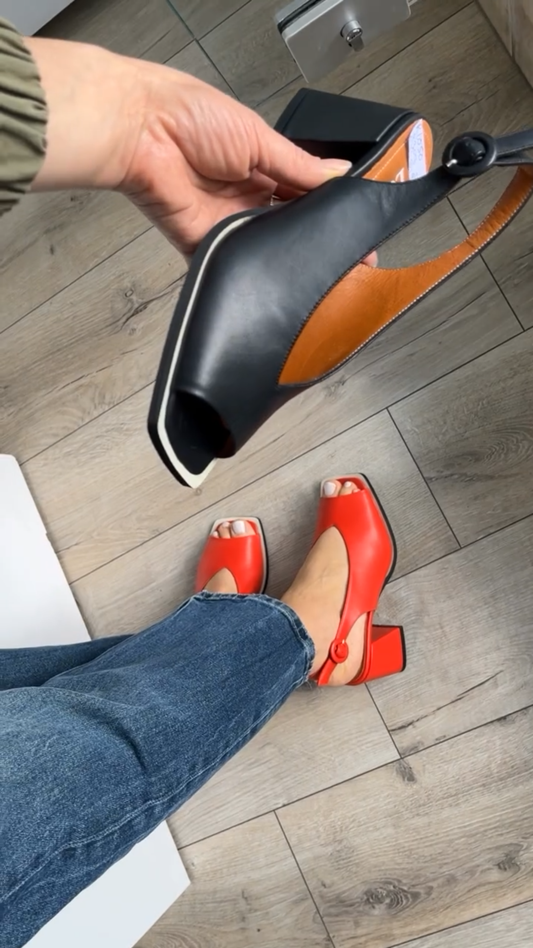 Storakulnės basutės su žuvies pirštais-LT