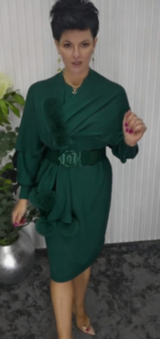 Φόρεμα με μακριά μανίκια και στρογγυλή λαιμόκοψη, με σάλι διακοσμημένο με βελούδινα στοιχεία.-GR