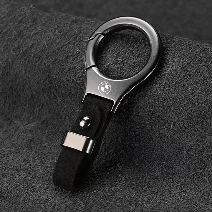 Vruća rasprodaja ✨50% POPUSTA ✨Jednostavni privjesak za ključeve s logotipom automobila od brušene kože-HR