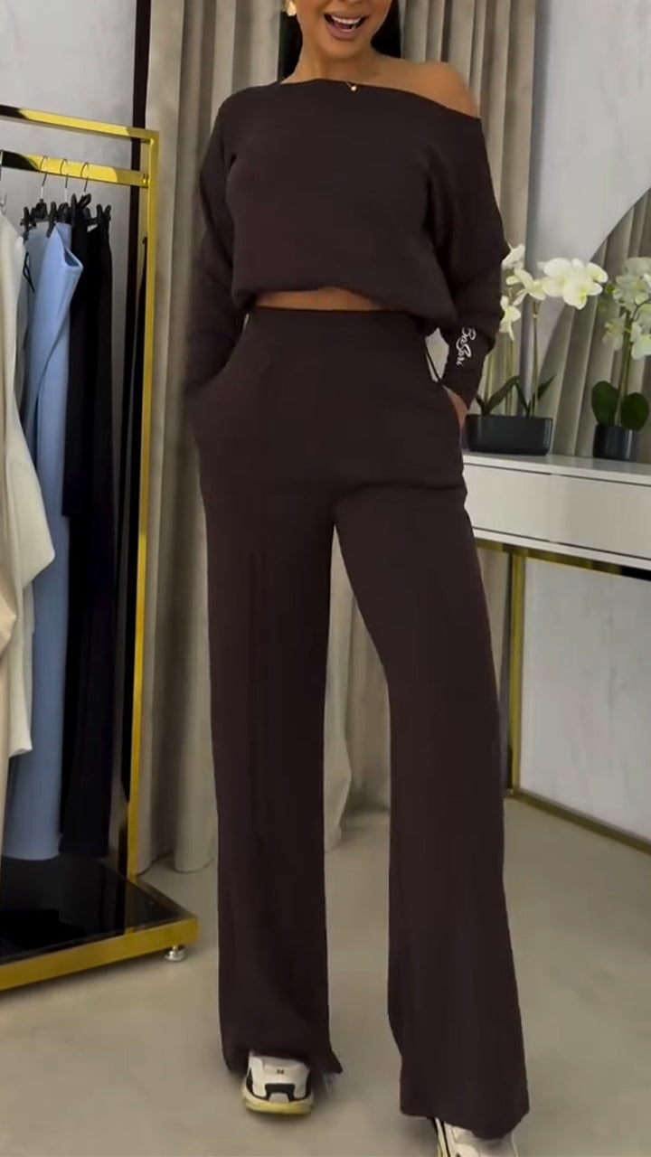 Γυναικείο κοστούμι με φαρδιά μπλούζα με έξω τους ώμους και casual παντελόνι-GR