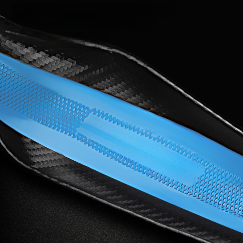 TrackVibe | Prevleka za volan iz črnega karbonskega semiša – nedrseča in odporna proti obrabi-SI