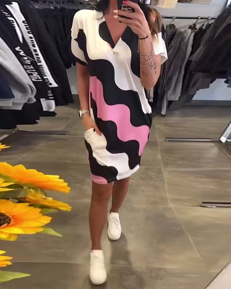 Vestido con escote en V y estampado de ondas-ES
