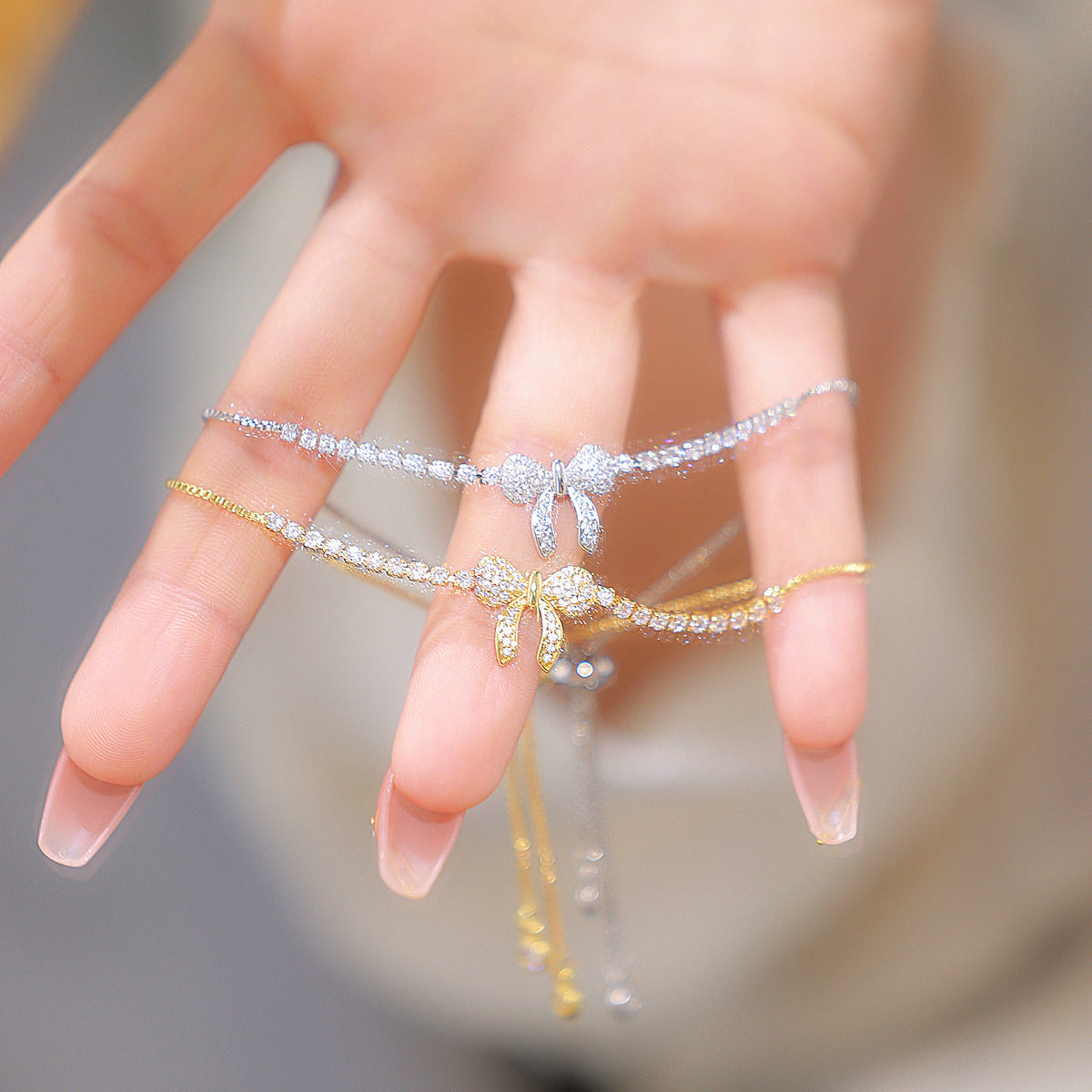 💎Ženska ura s kristalno zapestnico⌚-SI