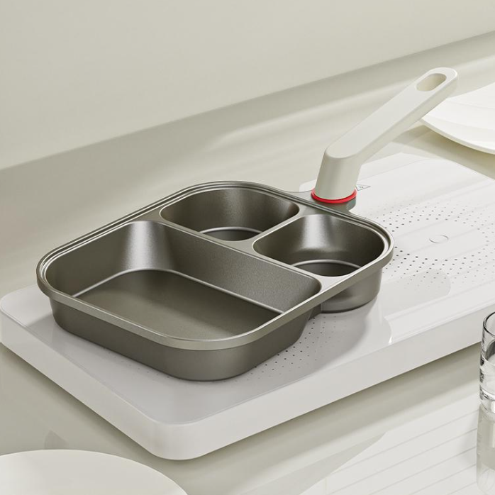 4-v-1 ponev s premazom proti prijemanju: idealna za jajca, slanino in burgerje-SI