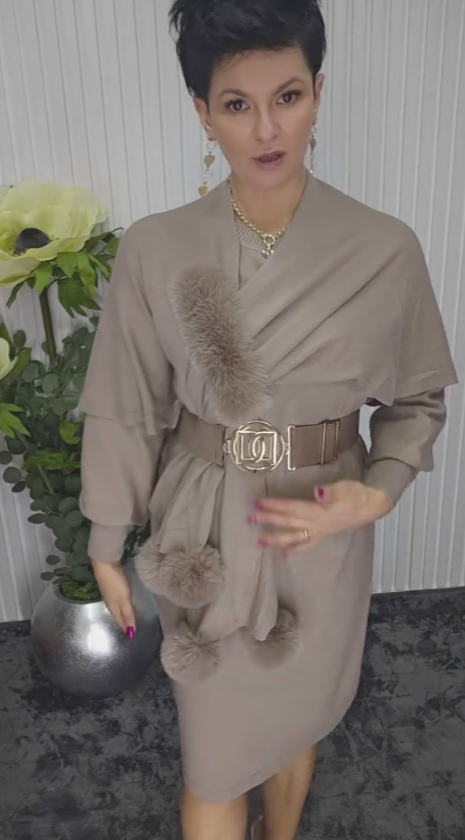 Φόρεμα με μακριά μανίκια και στρογγυλή λαιμόκοψη, με σάλι διακοσμημένο με βελούδινα στοιχεία.-GR