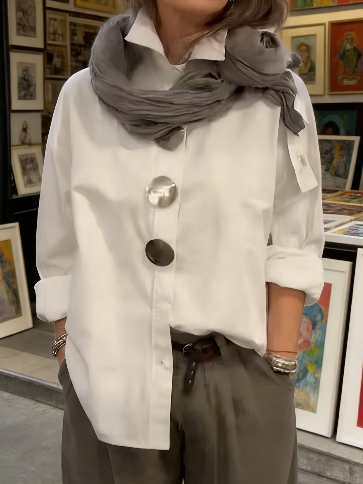 Elegantiška medvilninė ir lininė palaidinė su stačia apykakle ir metalinėmis sagomis-LT