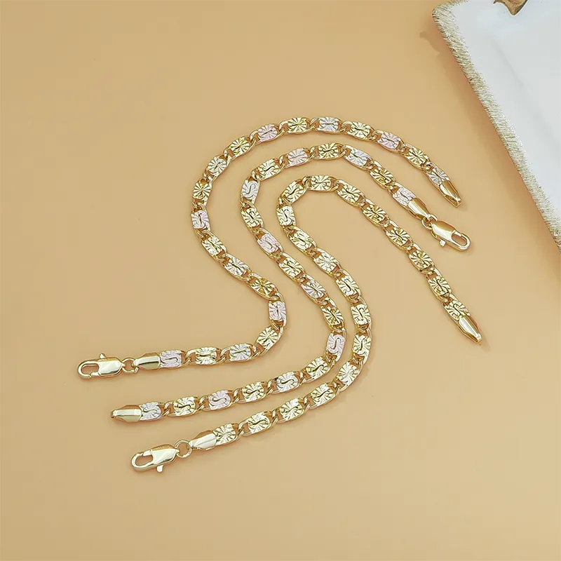 💎 SADA 50% POPUSTA! 👑 Unisex narukvica s trobojnim karikama - zlatna/ružičasta/srebrna, fasetirani rez i kopča u obliku hobotnice - klasične karike, moderan sjaj 💛-HR