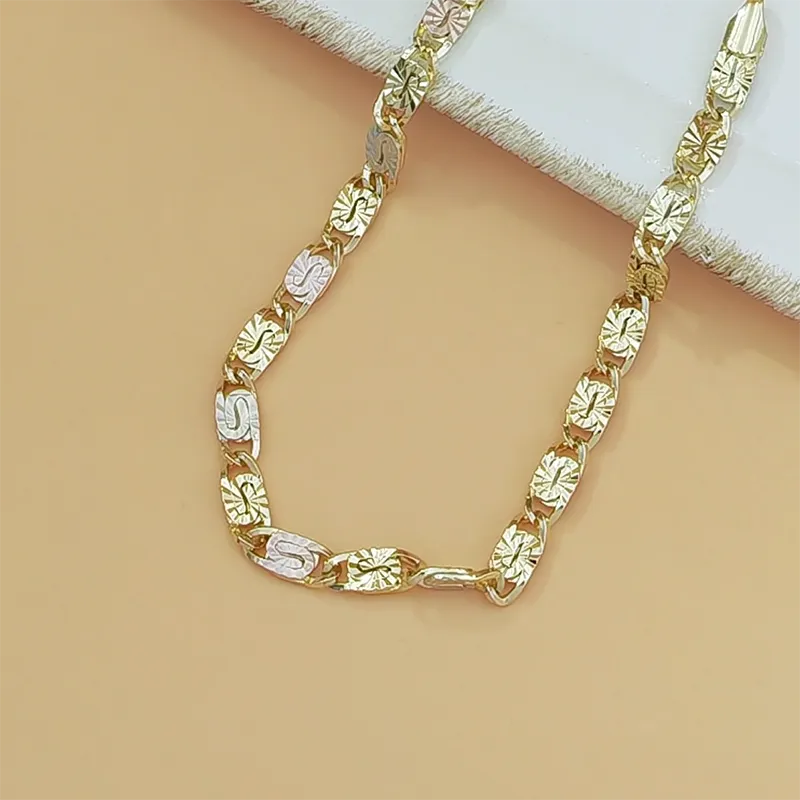 💎 SADA 50% POPUSTA! 👑 Unisex narukvica s trobojnim karikama - zlatna/ružičasta/srebrna, fasetirani rez i kopča u obliku hobotnice - klasične karike, moderan sjaj 💛-HR