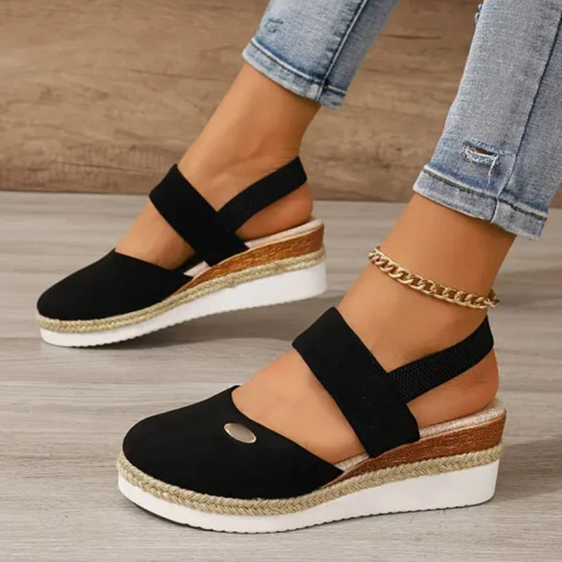 Sandalias de cuña baja, con tiras y punta cerrada-ES