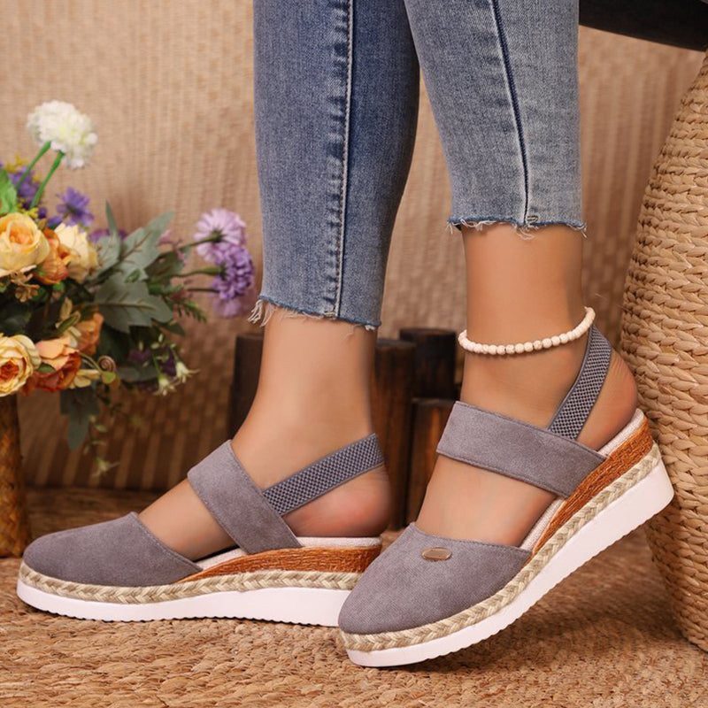 Sandalias de cuña baja, con tiras y punta cerrada-ES
