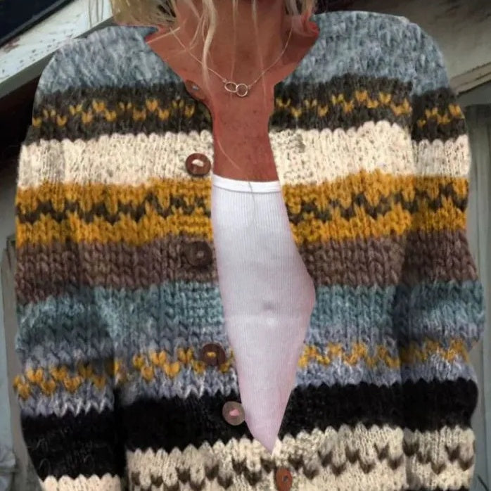 Abrigos de mujer con estampado, cierre de botones.-ES